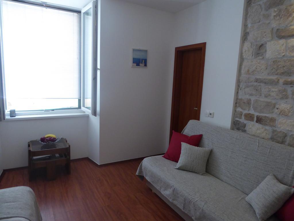 Studio Apartment Mila Split Bagian luar foto