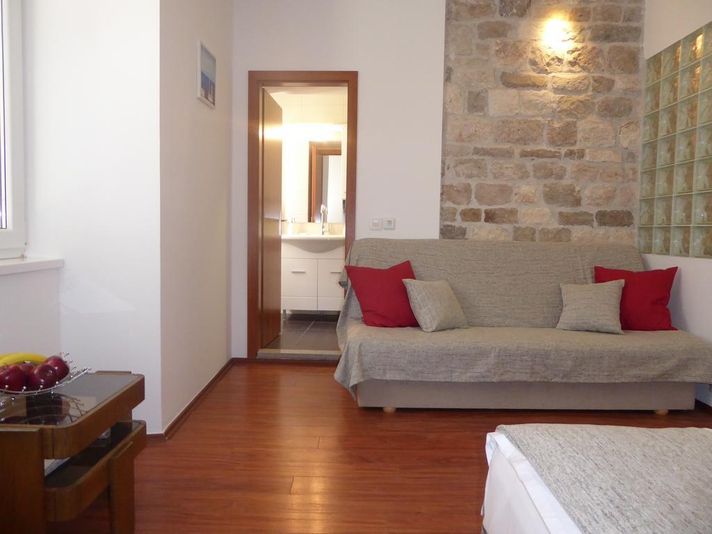 Studio Apartment Mila Split Bagian luar foto