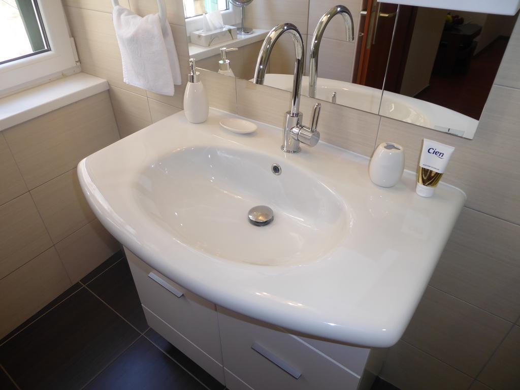 Studio Apartment Mila Split Bagian luar foto
