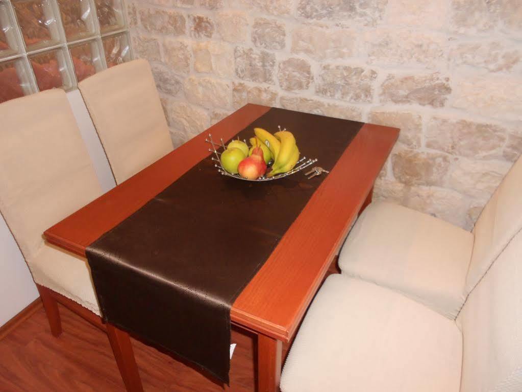 Studio Apartment Mila Split Bagian luar foto