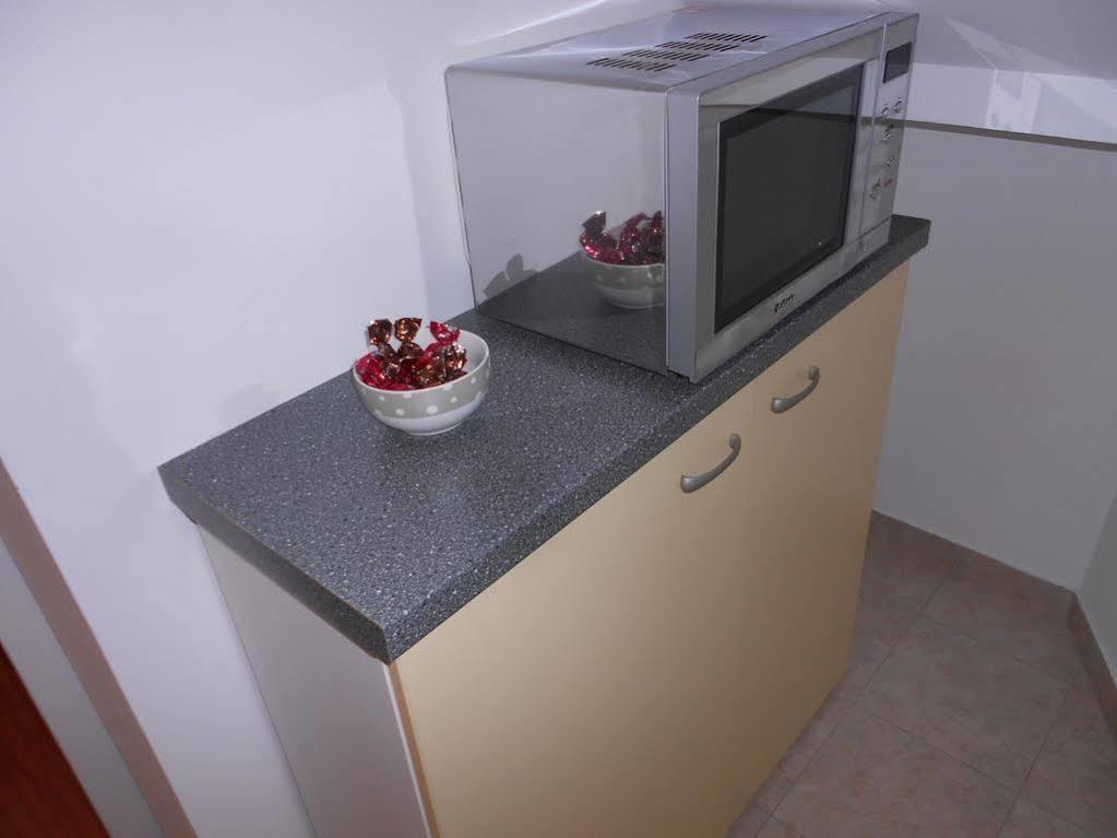 Studio Apartment Mila Split Bagian luar foto